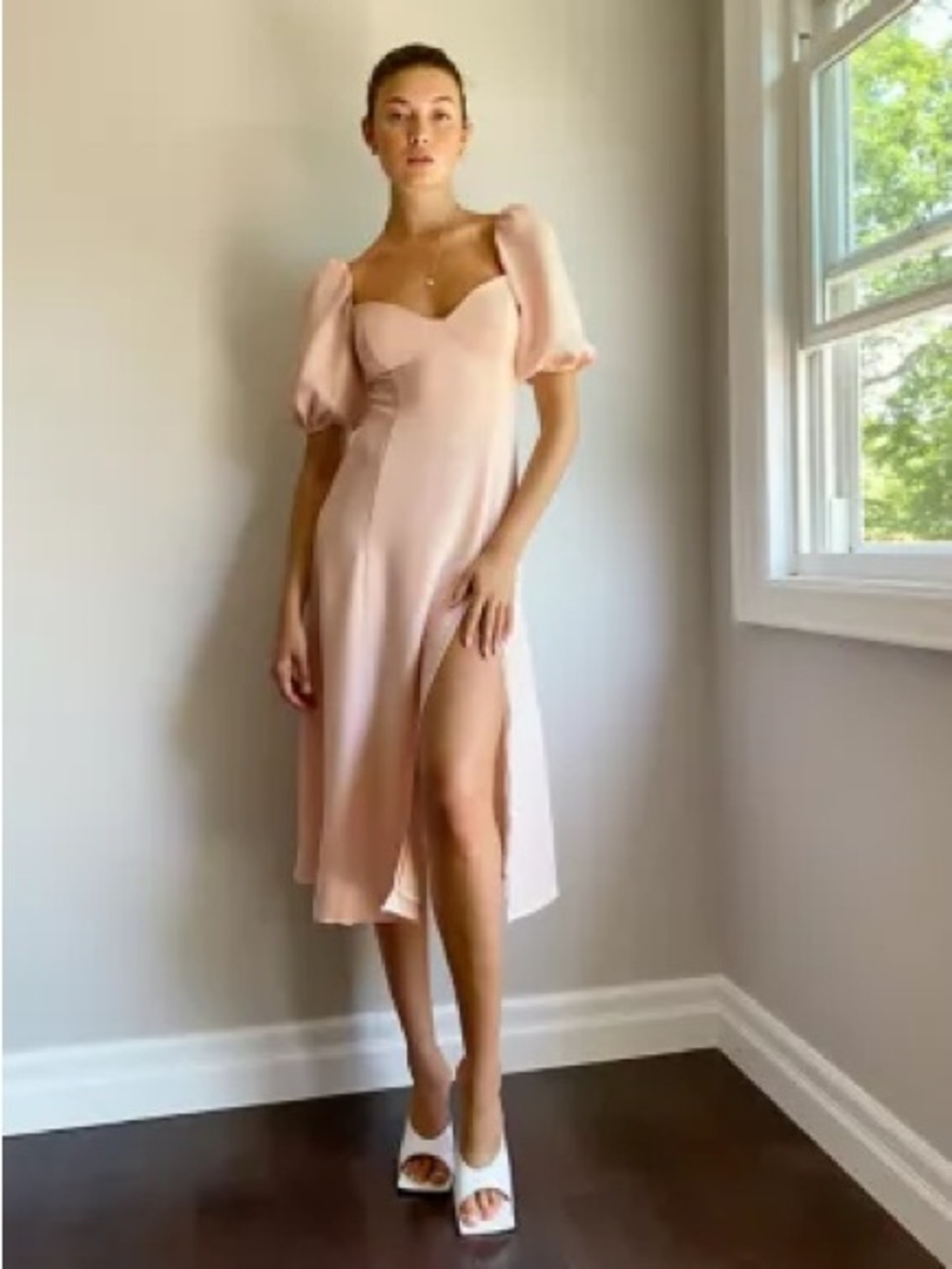 Aritzia Wilfred novella Blush Puff-Sleeve Midi Dress with Side Slit